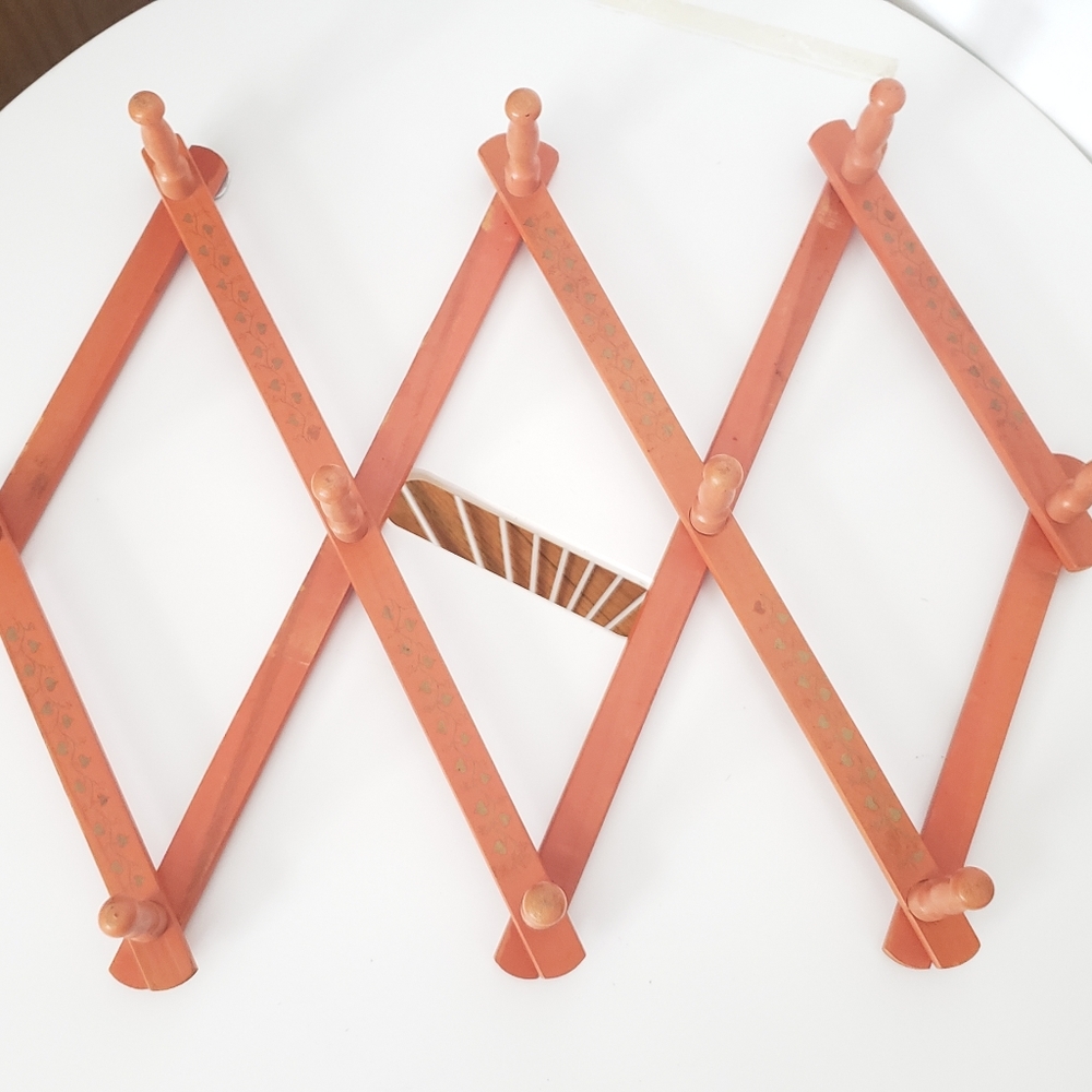 Vintage orange expandable rack